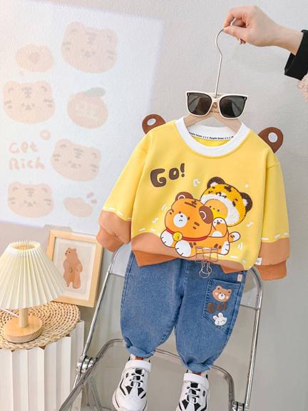 بلوز و شلوار لی وارداتی بچگانه چاپ و شنل دوزی و روی شانه گوشدار